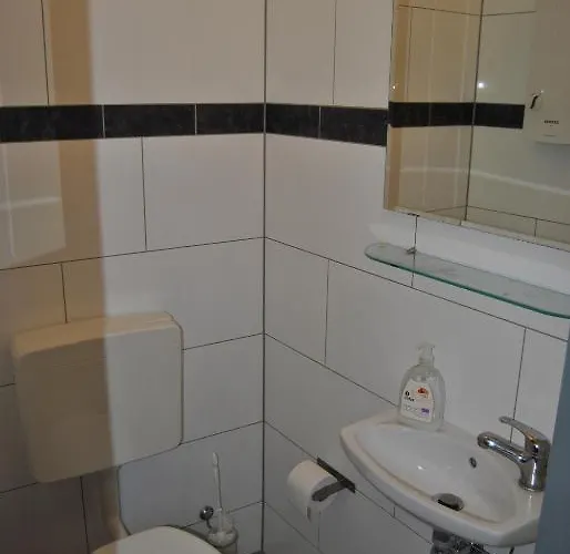 Koelnotel Hostel, & ホステル *