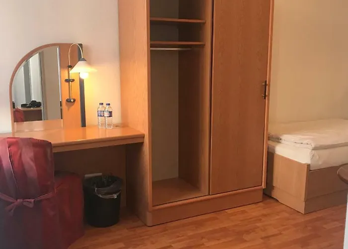 Koelnotel Hostel, & ホステル