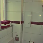 Koelnotel Hostel, & بيت شباب