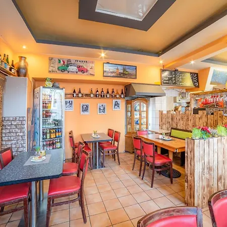 Koelnotel Hostel, & אכסניה קלן