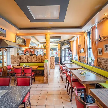 Koelnotel Hostel, & * קלן