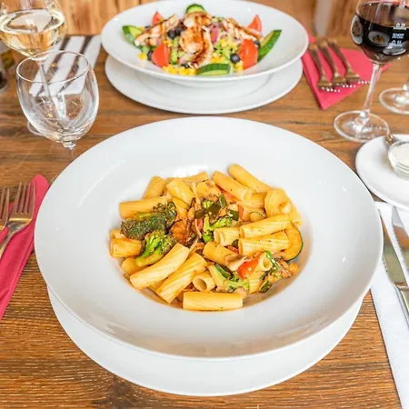 Koelnotel Hostel, & * ケルン