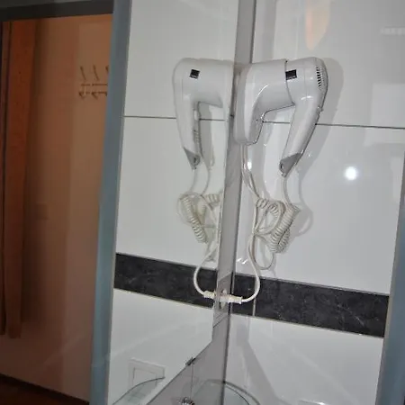 Koelnotel Hostel, & *