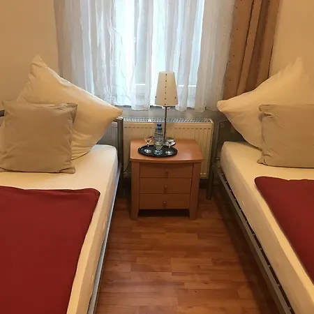 Koelnotel Hostel, & *