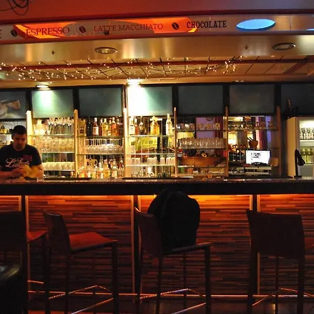 Koelnotel Hostel, & *