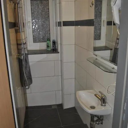 Koelnotel Hostel, & * ケルン