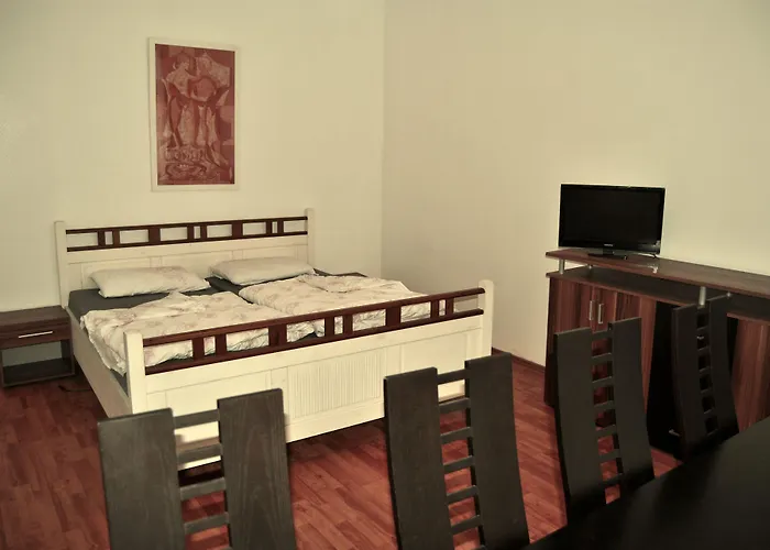 Koelnotel Hostel, & Kolonia