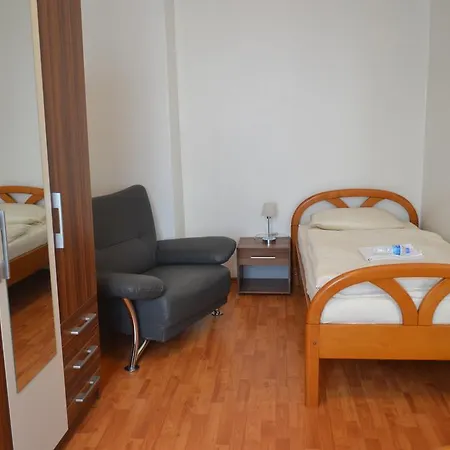 Hostal Koelnotel Hostel, & Colonia