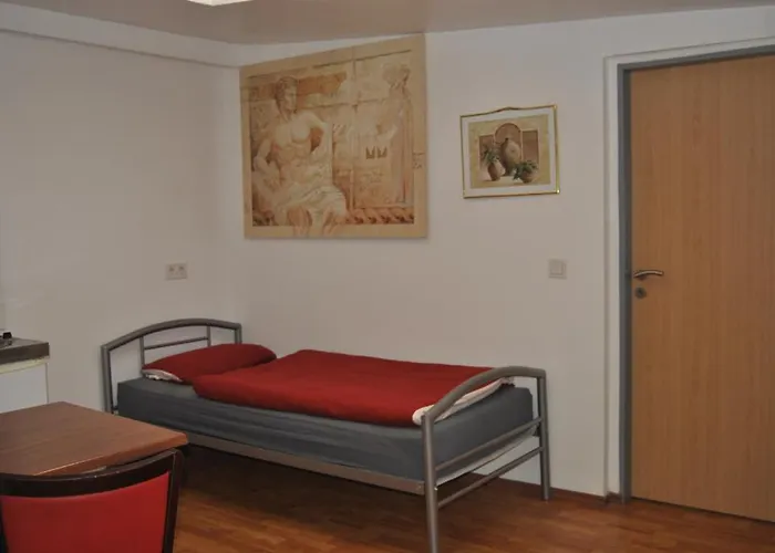 Koelnotel Hostel, & *