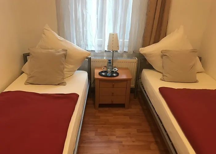 Koelnotel Hostel, & *