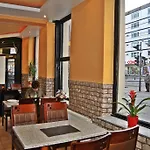 Koelnotel Hostel, & Hostal *