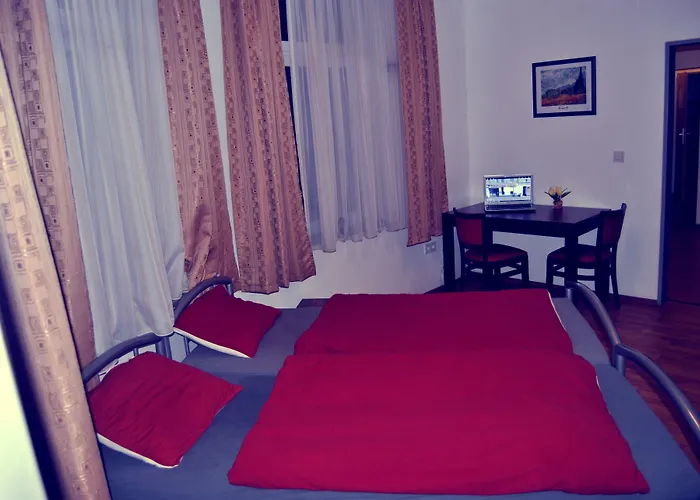 Koelnotel Hostel, & *