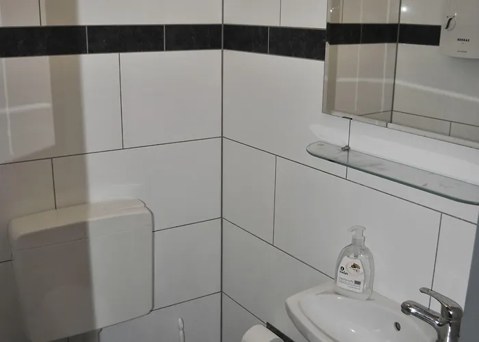 Koelnotel Hostel, & *